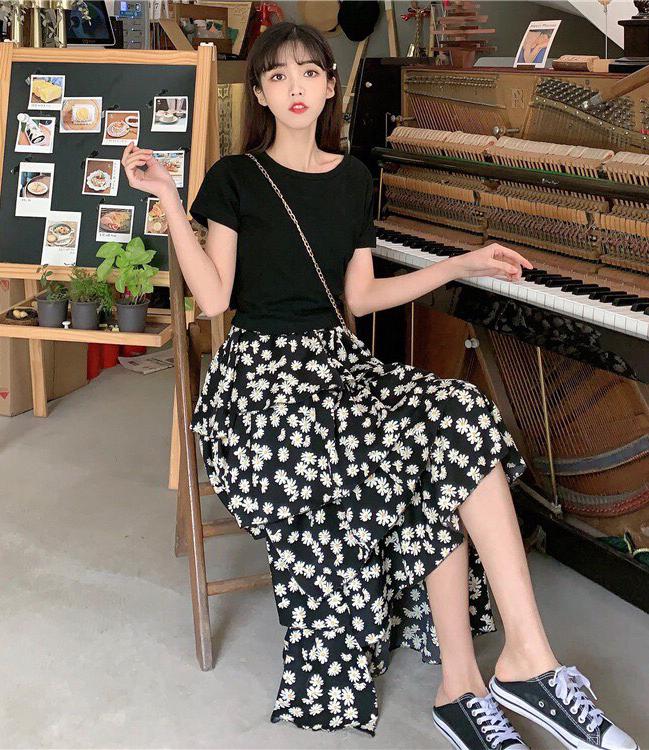 Váy hoa cúc xinh như Rosé là hot trend phải có hè này-12