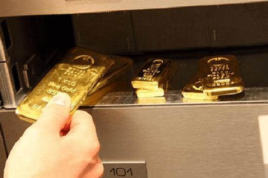 Muốn két sắt lúc nào cũng chật tiền, bạn đừng quên bỏ những thứ sau vào để kích lộc