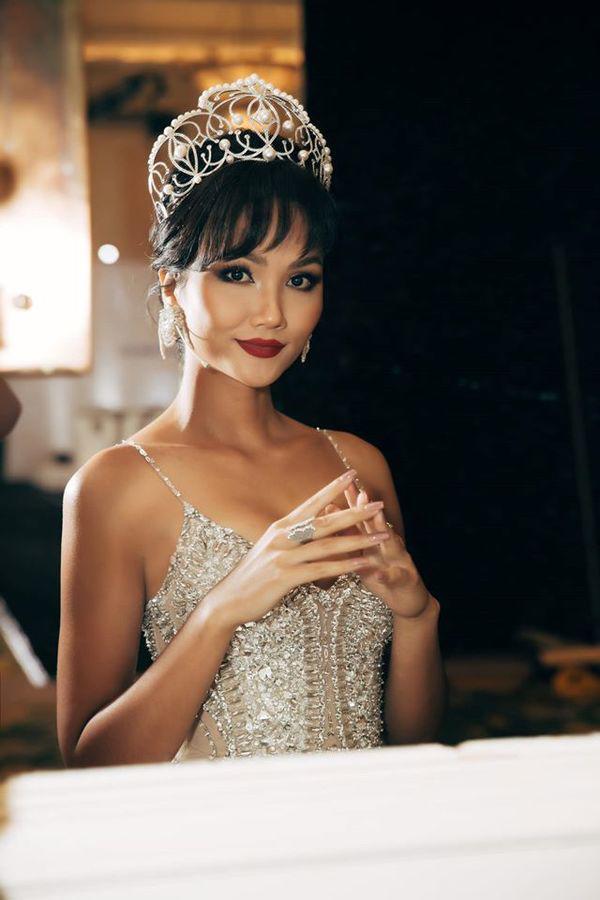 Quay clip biến hình theo cách riêng, H’Hen Niê làm fans lầm tưởng bị make up hỏng-10