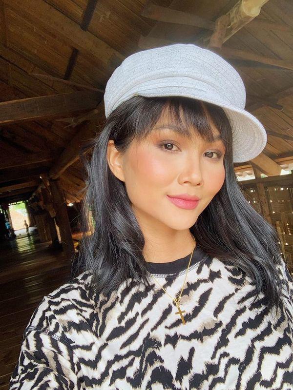 Quay clip biến hình theo cách riêng, H’Hen Niê làm fans lầm tưởng bị make up hỏng-12