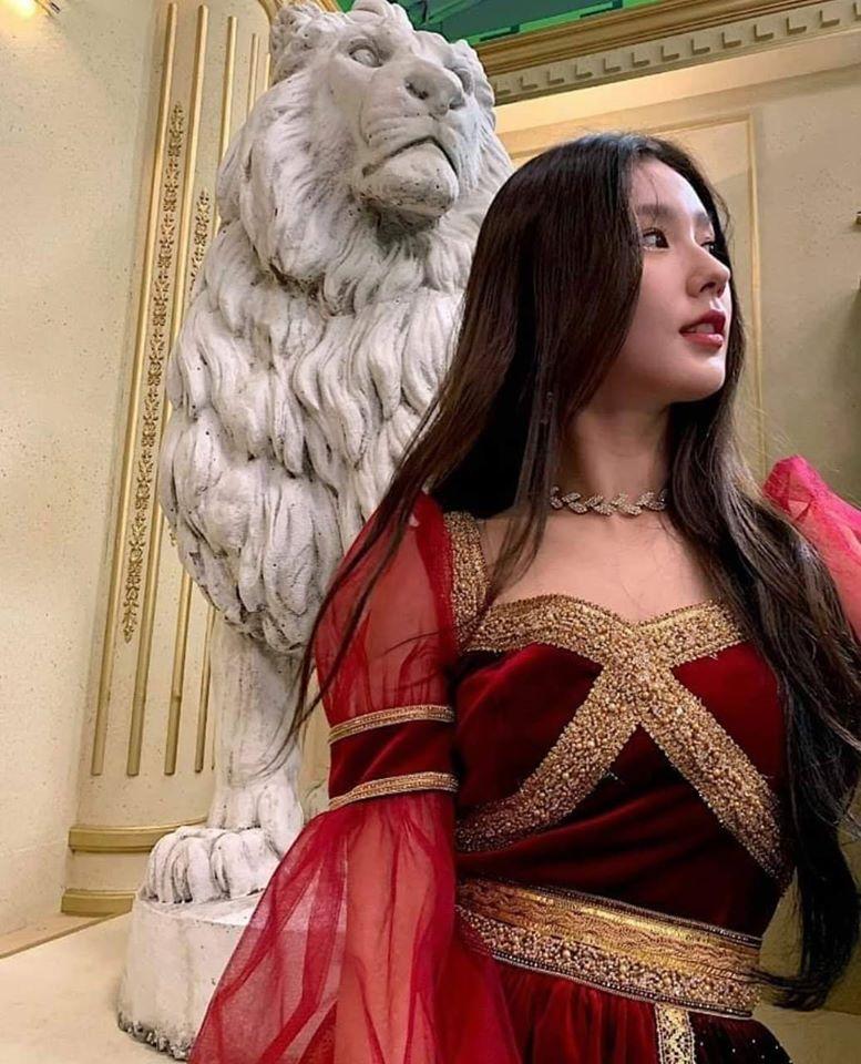 Thành viên hụt BLACKPINK gây bão với nhan sắc lộng lẫy như tranh vẽ, sống mũi hoàn hảo khó tin-3