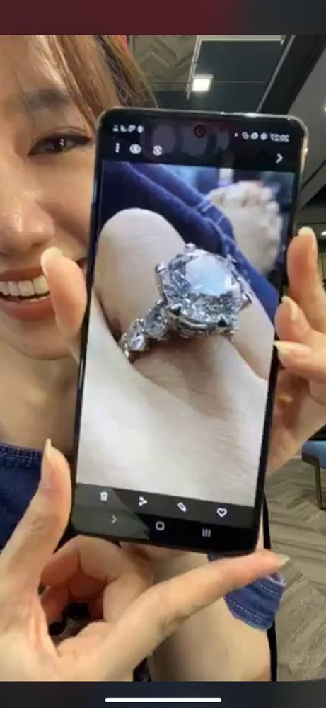 Nhà không có gì ngoài kim cương, Trấn Thành và Hari Won là cặp vợ chồng giàu có nhất Vbiz-5