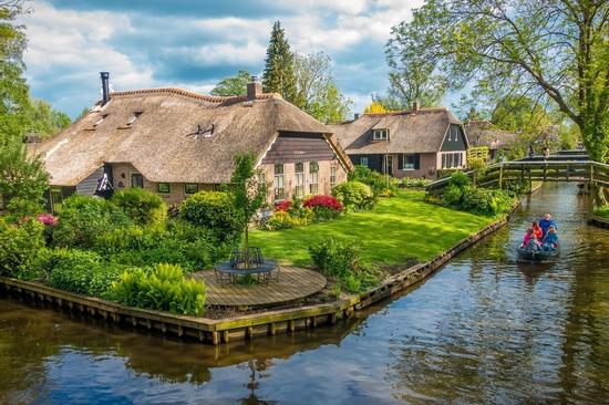 Ngôi làng 700 năm yên tĩnh, đẹp như vùng đất cổ tích