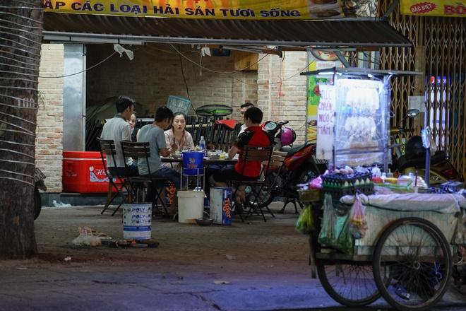 Lãnh đạo TP.HCM: Nhóm nhậu ven đường bắt đầu xuất hiện-1