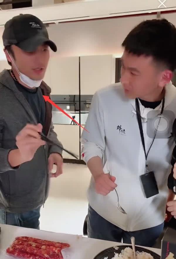 Chỉ với chi tiết nhỏ, dân mạng biết rằng tình cảm của Tạ Đình Phong - Vương Phi vẫn bền vững và nồng thắm-7