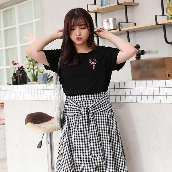 Không chỉ hợp diện ra ngoài, áo phông được nhiều sao Việt mặc ở nhà để giấu dáng kém thon-9