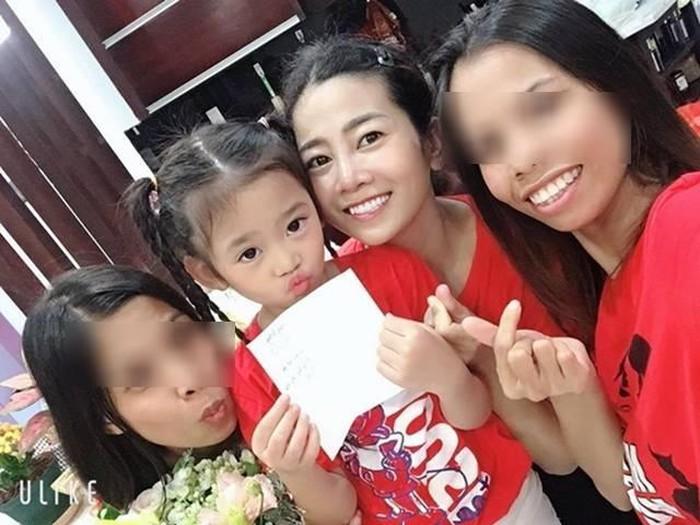 Những hình ảnh mới nhất của bé Lavie, dự kiến cuối tháng Phùng Ngọc Huy sẽ về nước đón con-8