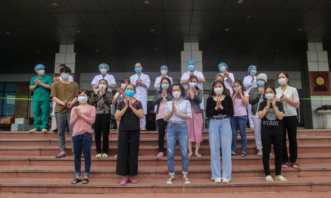 Bệnh nhân Covid-19: Các y, bác sĩ bón từng thìa sữa khi tôi thở máy-2