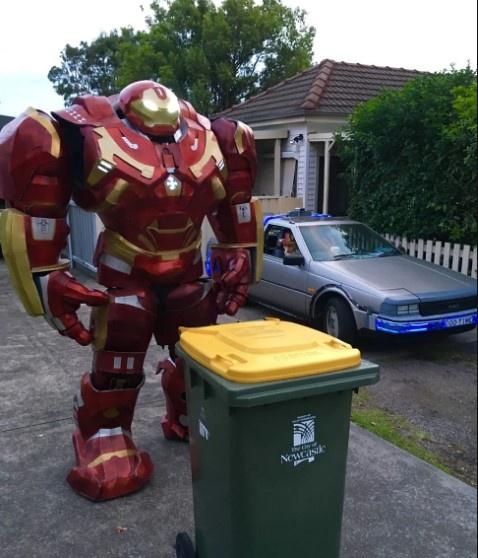 Trào lưu lên đồ, ăn mặc lồng lộn chỉ để đi đổ rác giữa dịch Covid-19-6