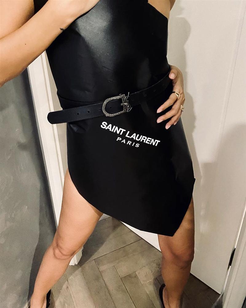 Trend lấy gối làm váy nhạt dần, Kỳ Duyên và Minh Triệu dùng túi giấy hàng hiệu che thân siêu sexy-8