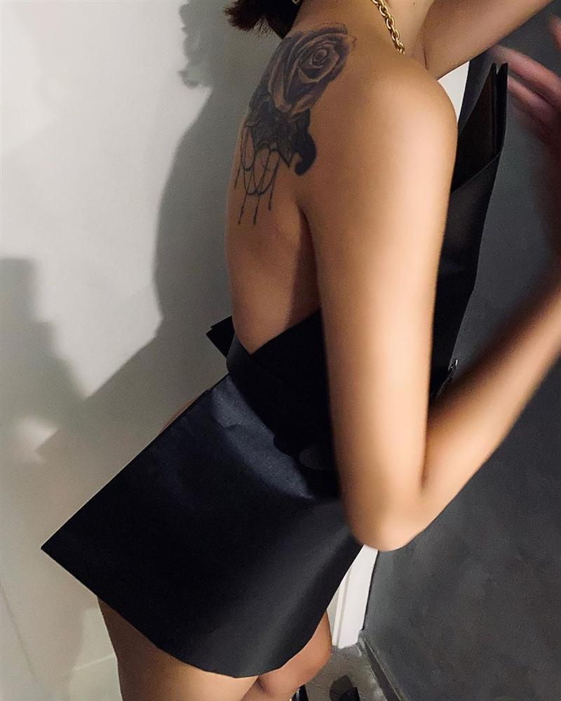 Trend lấy gối làm váy nhạt dần, Kỳ Duyên và Minh Triệu dùng túi giấy hàng hiệu che thân siêu sexy-9