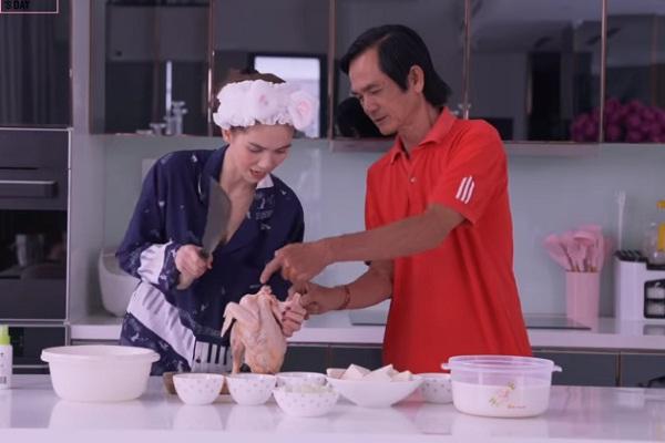 Ngọc Trinh bị dân mạng chỉ trích hỗn với bố đẻ-5