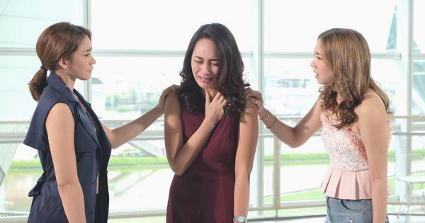 Tình cờ gặp chồng cũ cùng vợ mới, người phụ nữ chỉ ghé tai kẻ từng cướp chồng mình nói 1 câu ngắn gọn mà gia đình họ náo loạn-1