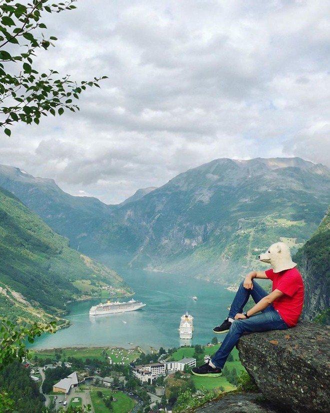 Sốt xình xịch với bộ ảnh du lịch trong nhà mùa dịch của ông bố trẻ điển trai-11