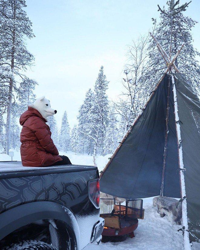 Sốt xình xịch với bộ ảnh du lịch trong nhà mùa dịch của ông bố trẻ điển trai-15