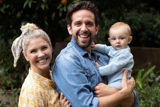 Nam diễn viên phải cưa chân vì biến chứng từ Covid-19