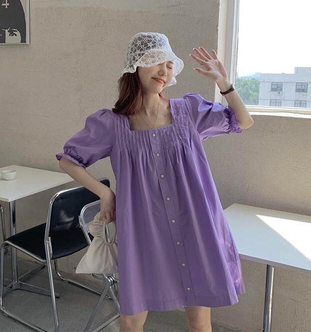 Ngoài mũ xuyên thấu đính hoa, nhiều dáng mũ ren "đội cho vui" tương tự cũng được các cô gái tìm mua.