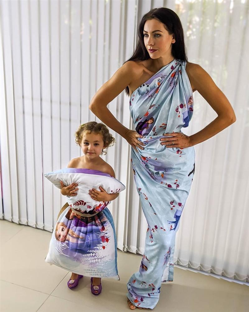 Bản tin Hoa hậu Hoàn vũ 19/4: Ximena Navarrete đẹp xuất thần khi thử đầm của HHen Niê-6