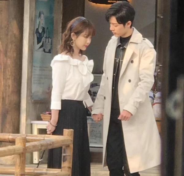 Dương Tử - Tiêu Chiến vướng nghi án phim giả tình thật khi lộ ảnh tình tứ ở hậu trường Quãng đời còn lại xin chỉ giáo nhiều hơn-3