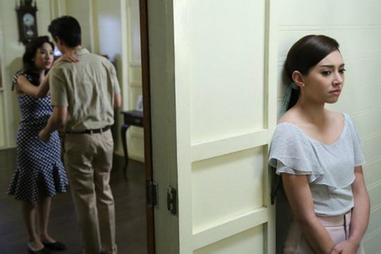 Nửa đêm bỗng nghe tiếng loảng xoảng phát ra từ phòng anh trai, tôi hốt hoảng chạy lên rồi chết trân khi thấy chị dâu váy áo xộc xệch ngất xỉu dưới sàn nhà