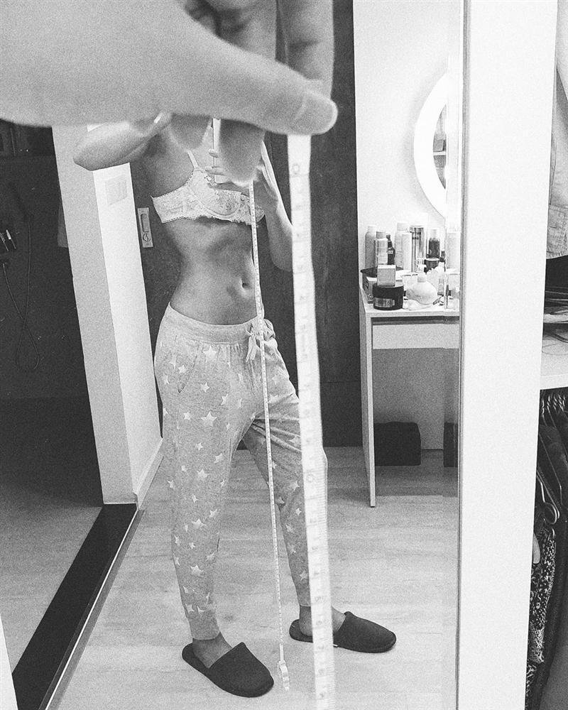 Vòng eo 56 của Ngọc Trinh xưa rồi, giờ thì Ninh Dương Lan Ngọc - Thanh Hằng - Chi Pu đã đứng đầu hội eo thon-3