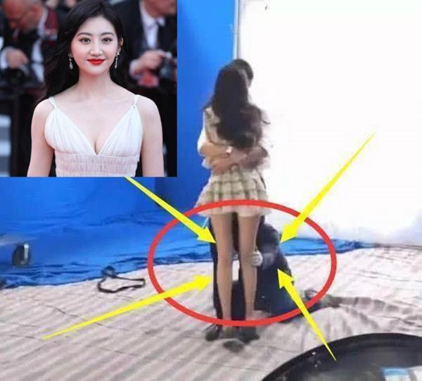 Bị sàm sỡ vòng 1, đụng chạm trên phim trường, loạt mỹ nhân phản ứng thế nào?-4