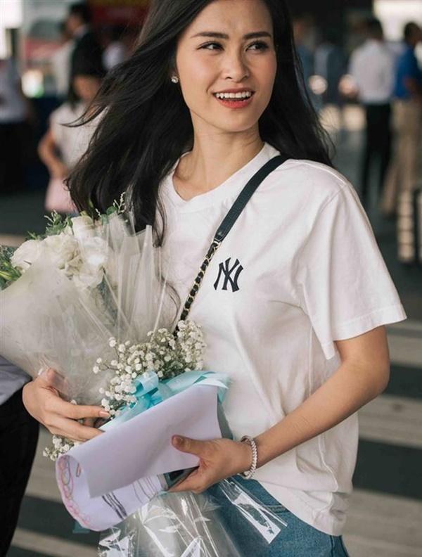 Mấy ai chiều fan như Đông Nhi: Nghỉ dịch mở tiệc tại nhà, hát theo yêu cầu người nghe-1