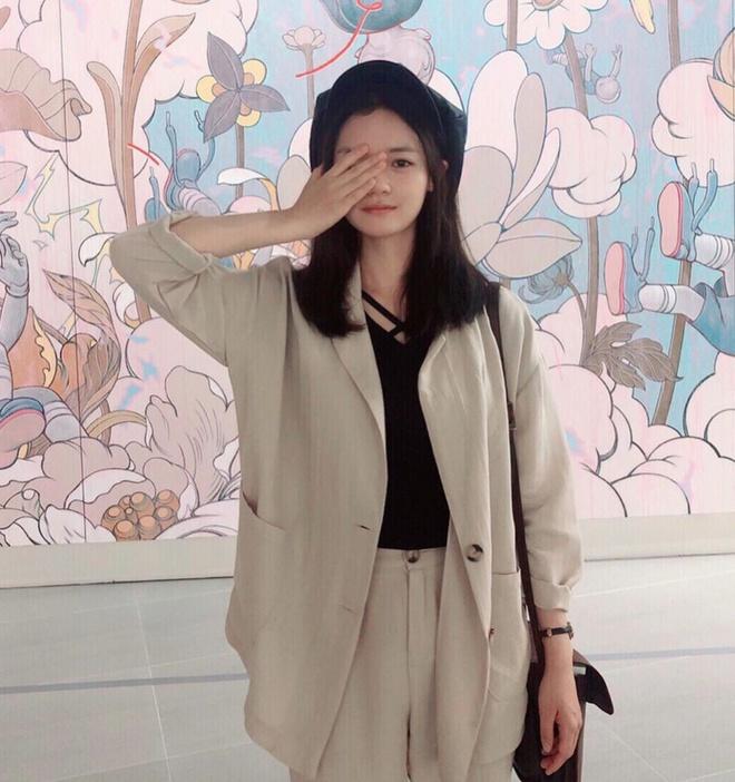 Mẹ kế trẻ trong Hi Bye, Mama đời thường không dùng đồ hiệu-4