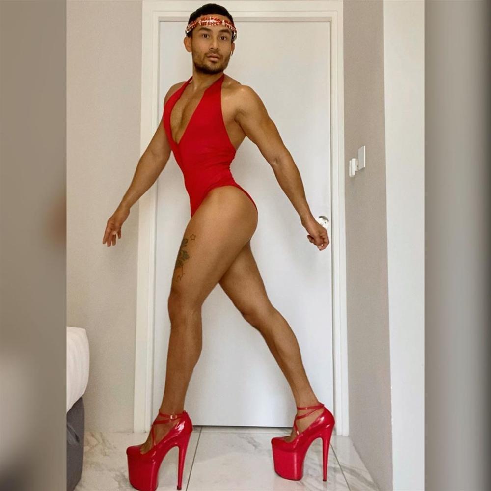 Không thể tin nổi đây là dung mạo của thánh catwalk Sinon Loresca sau khi cạo râu-7