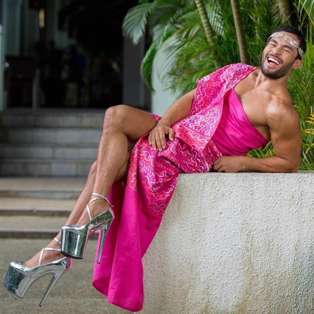 Không thể tin nổi đây là dung mạo của thánh catwalk Sinon Loresca sau khi cạo râu-6