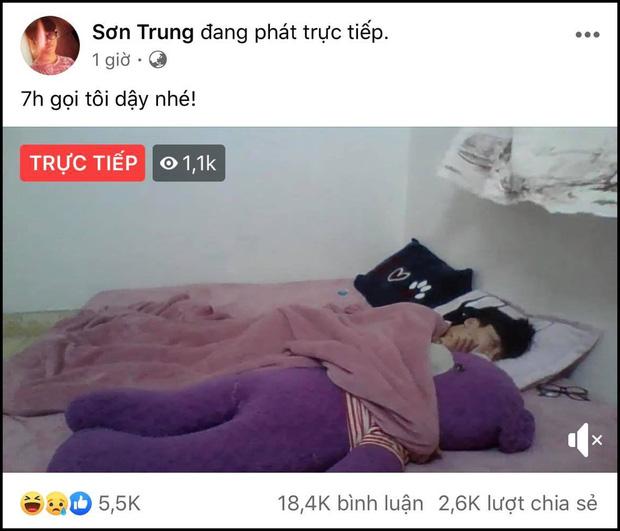 Livestream cảnh giường chiếu suốt 7 tiếng, chàng trai sinh năm 2001 bỗng dưng nổi như cồn-2