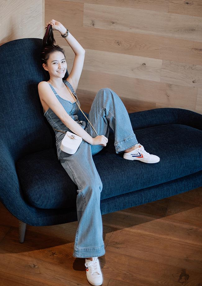 Hiếm hoi khoe ảnh diện bikini, con gái tỷ phú sòng bạc Macau mê mẩn người nhìn với 3 vòng căng đét-3