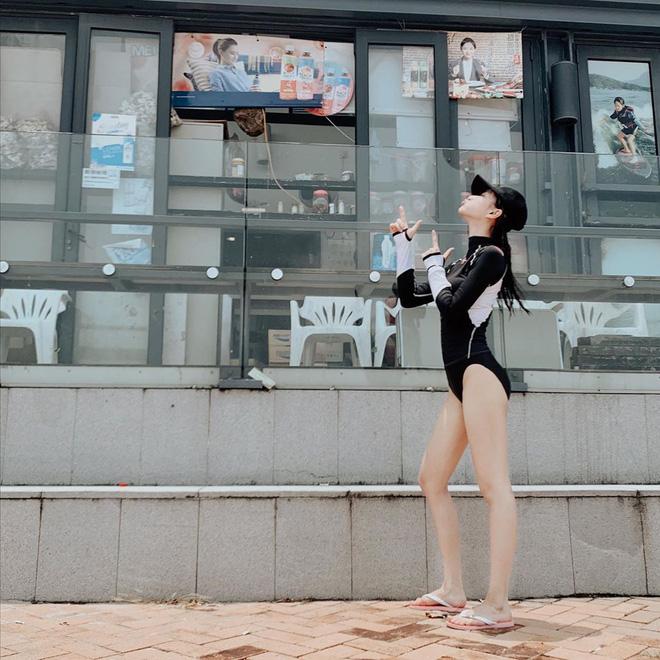 Hiếm hoi khoe ảnh diện bikini, con gái tỷ phú sòng bạc Macau mê mẩn người nhìn với 3 vòng căng đét-9