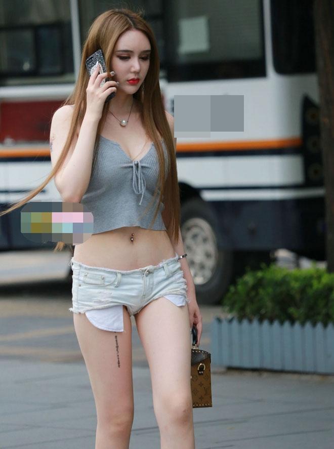 Nhức nhối trước pha mặc quần short ngắn cũn cỡn như nội y của cô gái trên phố-7