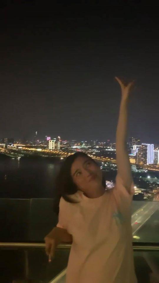 Cao Thái Hà: Từ phát ngôn chối tai đến hình ảnh phản cảm-3