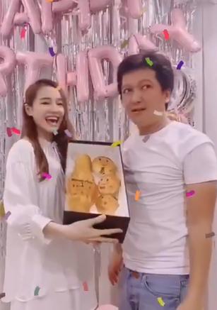 Trường Giang đơ người khi nhận món quà sinh nhật đặc biệt từ Nhã Phương-3