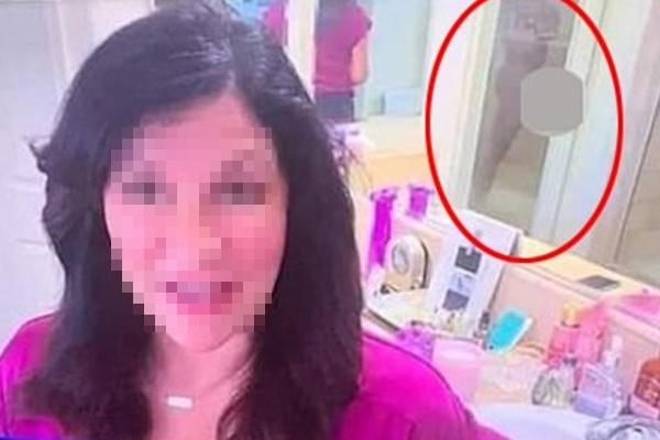 Nam phóng viên lộ cảnh không mặc quần trên sóng truyền hình-3