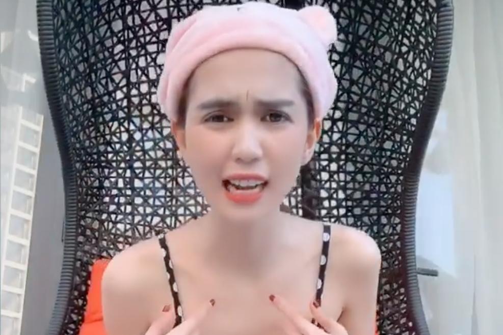 Dạo này Park Min Young rất chịu khó hồi teen với dây buộc tóc vải hot hit, nàng ngoài tuổi băm còn rén gì mà không bắt chước-7