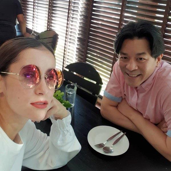 Bông hồng lai nổi tiếng nhất Thái Lan 43 tuổi vẫn chưa chịu cưới bạn trai yêu hơn 20 năm-13