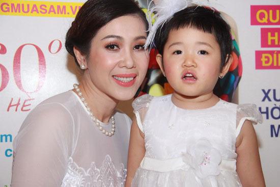 Á hậu Vi Thị Đông bỏ showbiz làm tiếp viên hàng không, U50 vẫn đẹp-3