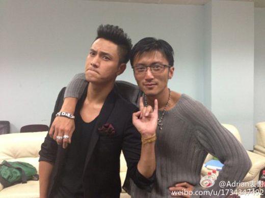 Trần Khôn giận tím mặt, ném tai nghe khi bị Tạ Đình Phong chửi ngay trên truyền hình-3