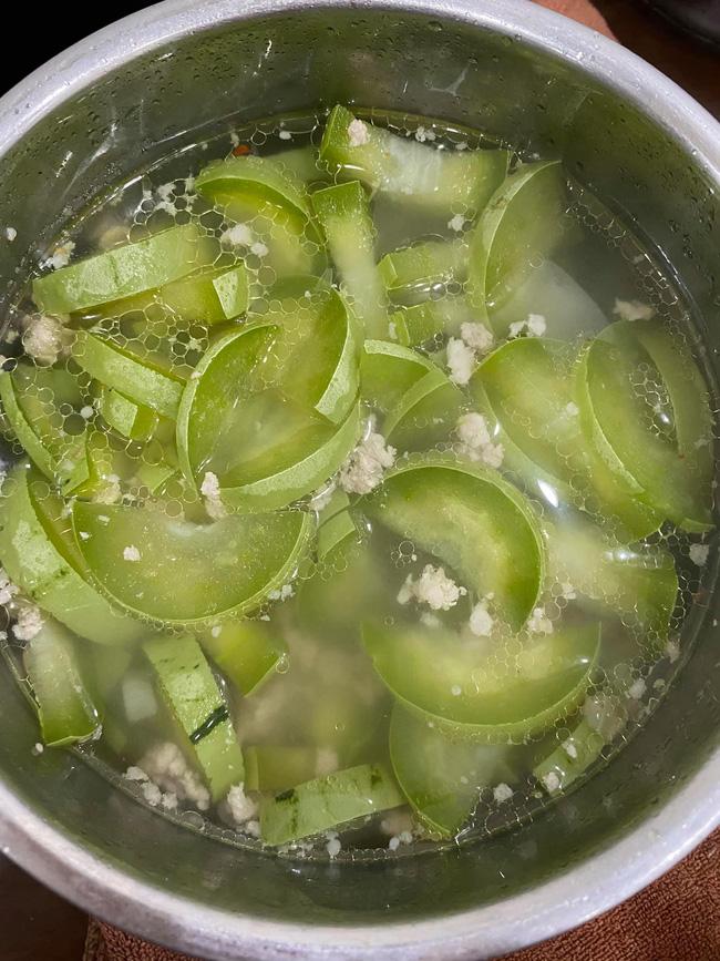 Món canh bí đao chồng trẻ nấu cho vợ có gì mà hút 21k like, nhìn sản phẩm tàn cuộc là rõ-2