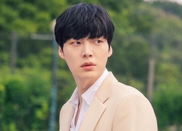 Lee Min Ho và loạt mỹ nam Hàn bị chê diễn đơ cứng-8