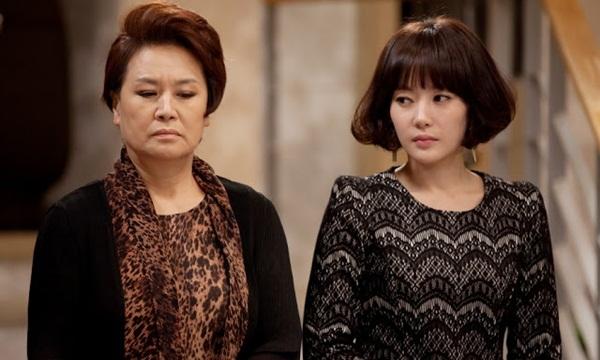 Ngày ở cữ, bạn đến nhà chơi, mẹ chồng đi qua cửa lẩm bẩm mấy câu làm bạn tôi sợ hãi bỏ về-2