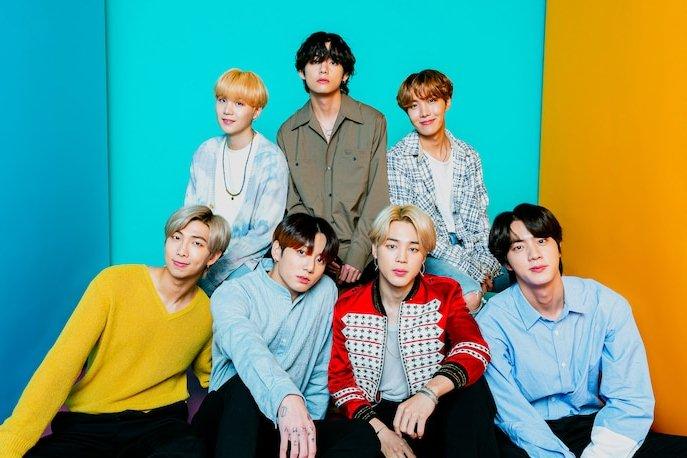 Loạt sự cố dở khóc dở cười trên sân khấu của thần tượng Kpop-7