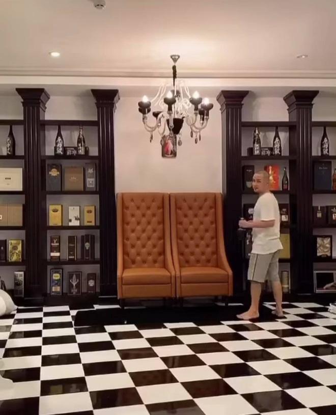 Ảnh nét căng biệt thự 2 mặt tiền như khách sạn 5 sao của anh trai ca sĩ Bảo Thy và vợ hotgirl-1