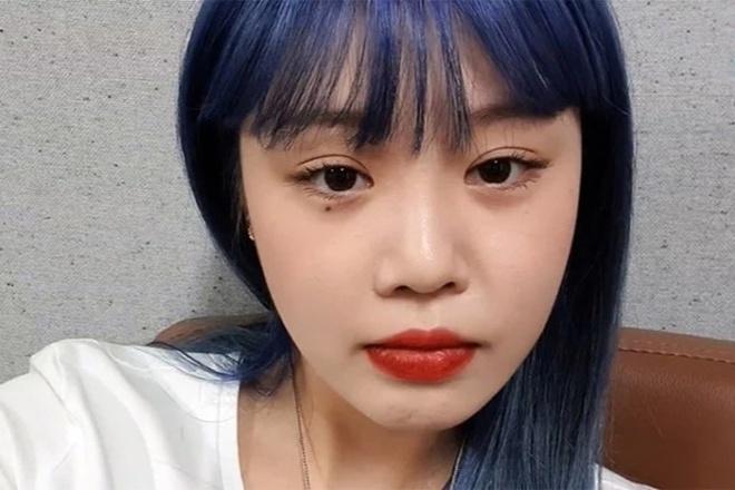 Nữ thần tượng Hàn phải tắt livestream vì bị chê xấu quá nhiều-1