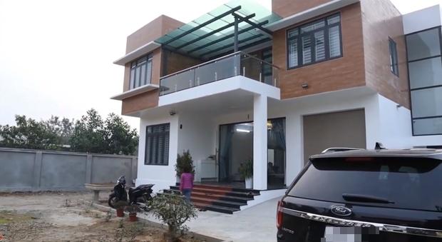 Tiết lộ thu nhập khủng của cặp anh em triệu view Tam Mao TV-3