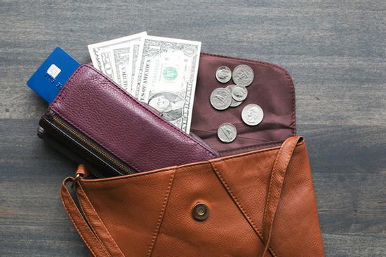 Cứ giữ khư khư 'vật kị' trong ví, thần Tài muốn giúp cũng không được, chăm chỉ quanh năm vẫn nghèo