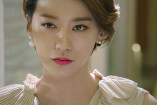 Tình cờ nghe câu hỏi của mẹ chồng, tôi buồn cười nhưng phải nín nhịn, ngờ đâu 1 tuần sau phải 'bó tay' trước lời tỉ tê của bà